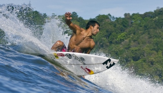 Panama Surfer's Amazing 41.3 mile Wave Ride!